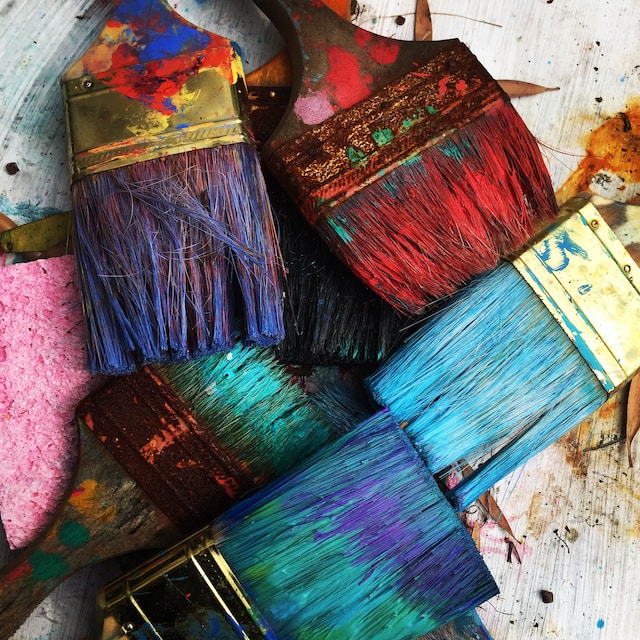 Paint brushes in small pile 