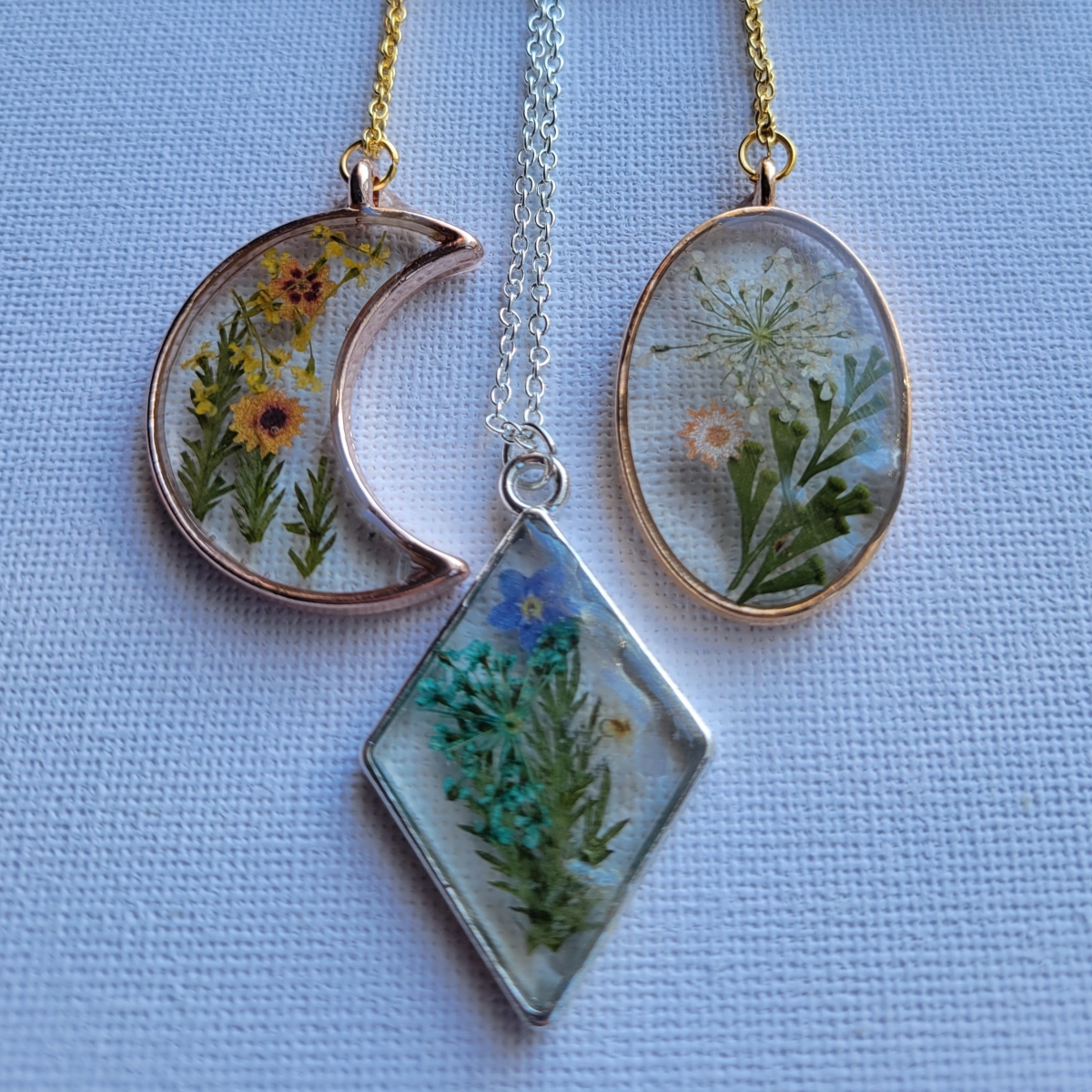 Pressed flower pendant jewelry 