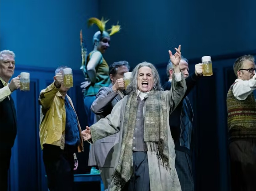 Hoffmann is in the tavern, reminiscing about his life.